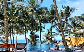 Vida Loca Sunset Beach Resort